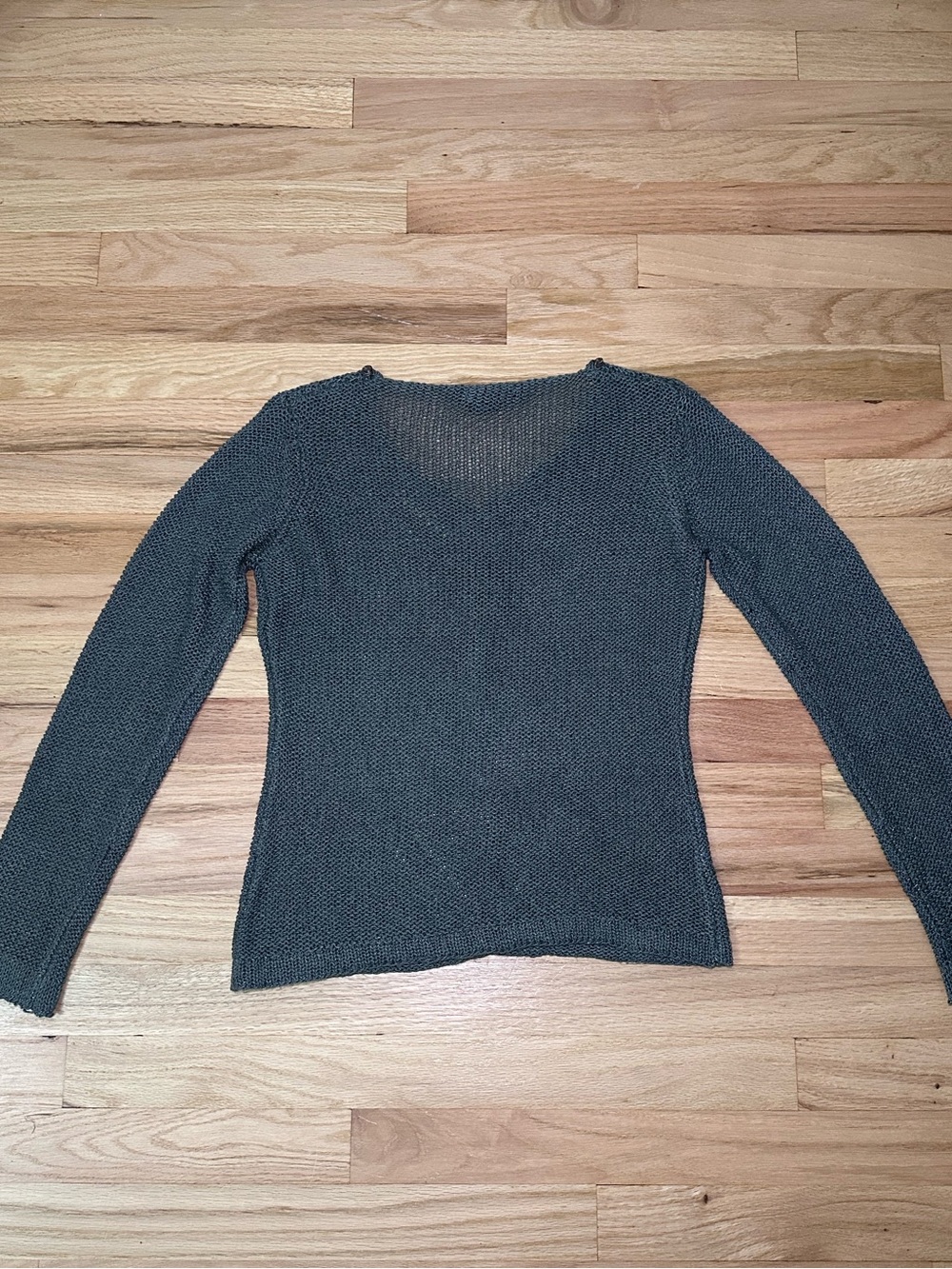 BCBG Crochet Knit V-Neck Top Y2K Fairycore Whimsigoth Embellished Sweater S - Picture 4 of 4